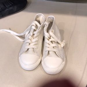 Brand new Akid unisex sneakers